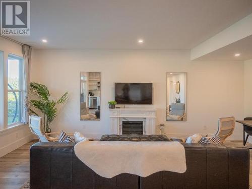 3551 Selkirk Ave, Powell River, BC - Indoor Photo Showing Living Room With Fireplace