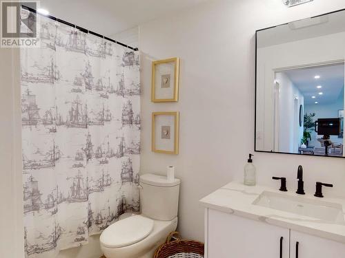 3551 Selkirk Ave, Powell River, BC - Indoor Photo Showing Bathroom