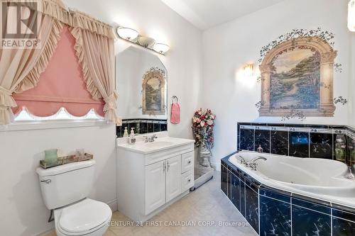 289 Whiting Street, Ingersoll, ON - Indoor Photo Showing Bathroom