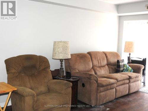 102 - 163 Ferguson Avenue, Woodstock, ON - Indoor Photo Showing Living Room