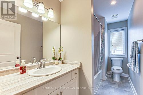 1857 Ballymote Avenue, London, ON - Indoor Photo Showing Bathroom