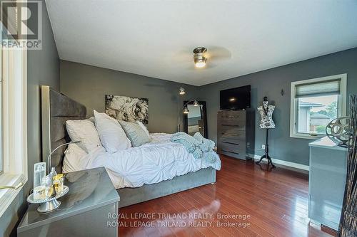 51 Paisley Street, London, ON - Indoor Photo Showing Bedroom