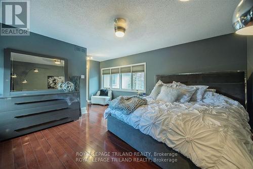 51 Paisley Street, London, ON - Indoor Photo Showing Bedroom