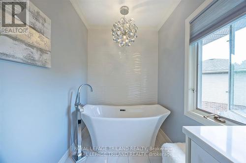 51 Paisley Street, London, ON - Indoor Photo Showing Bathroom