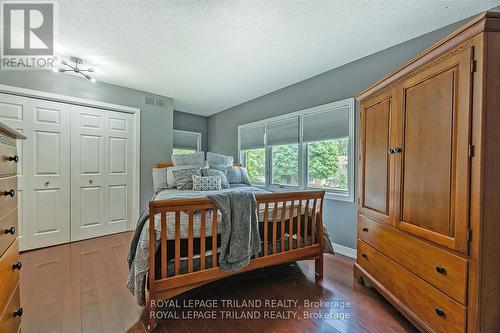 51 Paisley Street, London, ON - Indoor Photo Showing Bedroom