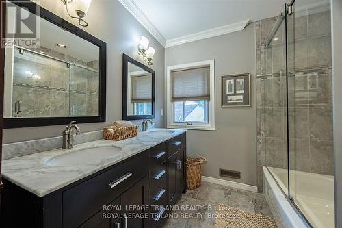 51 Paisley Street, London, ON - Indoor Photo Showing Bathroom