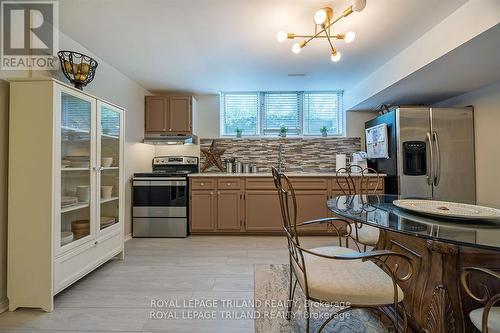 51 Paisley Street, London, ON - Indoor Photo Showing Kitchen