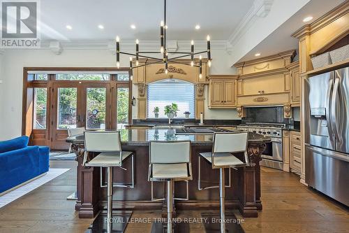 512 Colborne Street, London, ON - Indoor Photo Showing Kitchen With Upgraded Kitchen