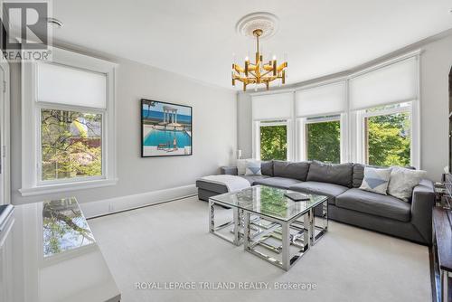 512 Colborne Street, London, ON - Indoor Photo Showing Living Room