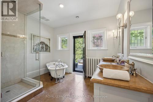 512 Colborne Street, London, ON - Indoor Photo Showing Bathroom