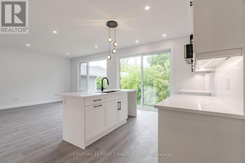 124 Greene Street, South Huron (Exeter), ON - Indoor Photo Showing Kitchen