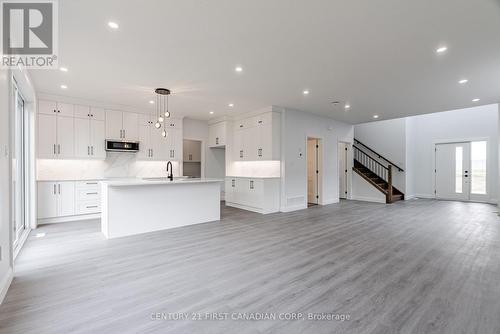 124 Greene Street, South Huron (Exeter), ON - Indoor Photo Showing Kitchen