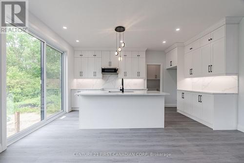 124 Greene Street, South Huron (Exeter), ON - Indoor Photo Showing Kitchen