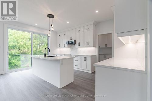 124 Greene Street, South Huron (Exeter), ON - Indoor Photo Showing Kitchen