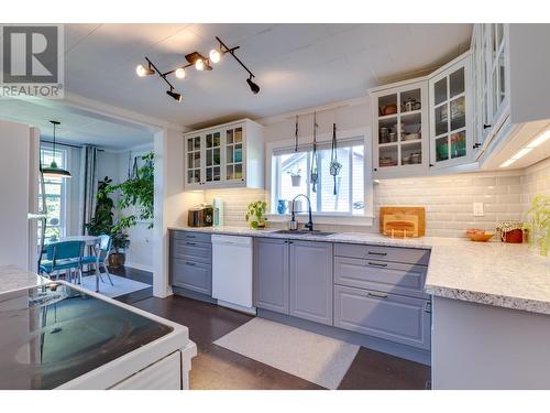 1656 Oak Street, Prince George, BC - Indoor Photo Showing Kitchen