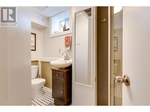 1656 Oak Street, Prince George, BC - Indoor Photo Showing Bathroom