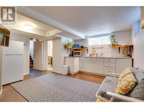 1656 Oak Street, Prince George, BC - Indoor Photo Showing Kitchen