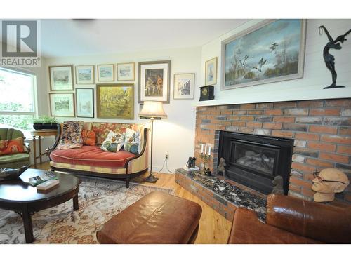 693 Centennial Drive, Williams Lake, BC - Indoor Photo Showing Living Room With Fireplace