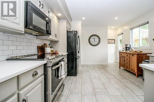 1414 Clearview Drive, Peterborough, ON - Indoor Photo Showing Kitchen With Upgraded Kitchen