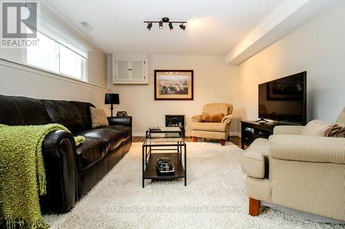 1414 Clearview Drive, Peterborough, ON - Indoor Photo Showing Living Room