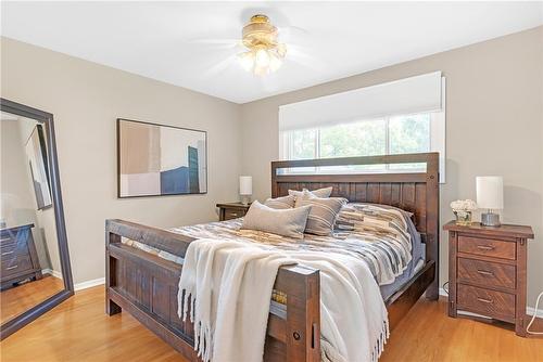 20 Geneva Drive, Hamilton, ON - Indoor Photo Showing Bedroom