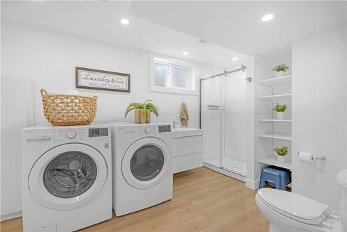 20 Geneva Drive, Hamilton, ON - Indoor Photo Showing Laundry Room