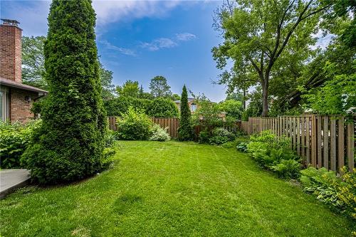 31 Bridlewood Drive, Dundas, ON - Outdoor