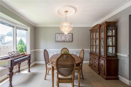 31 Bridlewood Drive, Dundas, ON - Indoor Photo Showing Dining Room