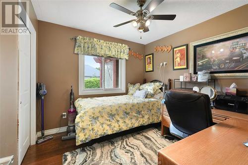 1095 Greenpark Boulevard, Windsor, ON - Indoor Photo Showing Bedroom
