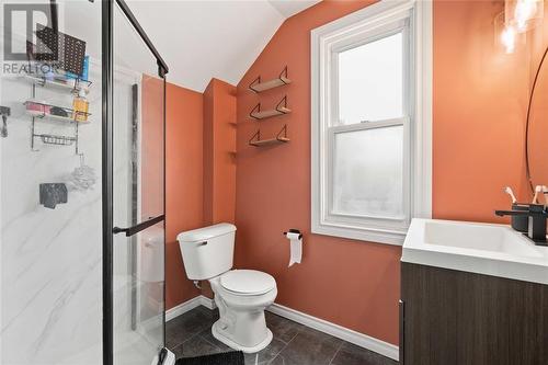 119 Samuel Street, Sarnia, ON - Indoor Photo Showing Bathroom