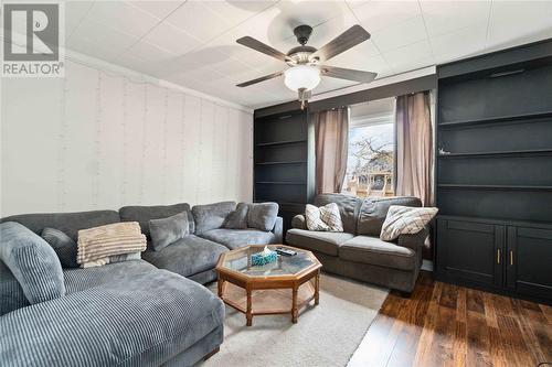 119 Samuel Street, Sarnia, ON - Indoor Photo Showing Living Room