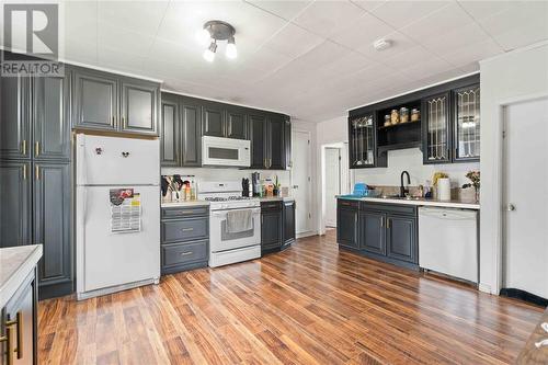 119 Samuel Street, Sarnia, ON - Indoor Photo Showing Kitchen