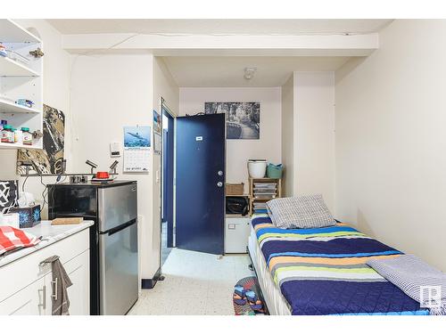 10732 96 St Nw, Edmonton, AB - Indoor Photo Showing Bedroom