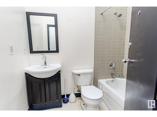 10732 96 St Nw, Edmonton, AB - Indoor Photo Showing Bathroom