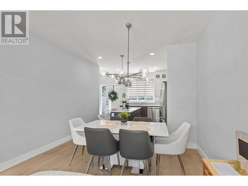 440 Dunbar Court, Kelowna, BC - Indoor Photo Showing Dining Room