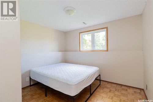 103 Nokomis Crescent, Saskatoon, SK - Indoor Photo Showing Bedroom