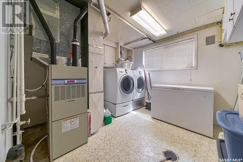 1615 Marshal Crescent, Moose Jaw, SK - Indoor Photo Showing Laundry Room