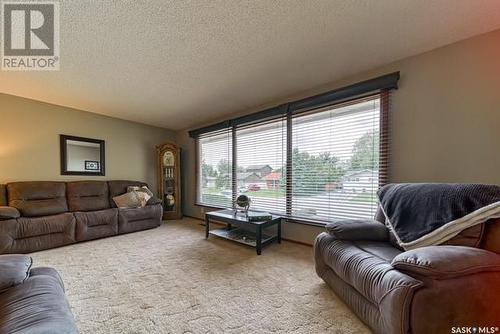 1615 Marshal Crescent, Moose Jaw, SK - Indoor Photo Showing Living Room