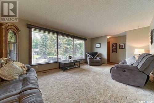 1615 Marshal Crescent, Moose Jaw, SK - Indoor Photo Showing Living Room