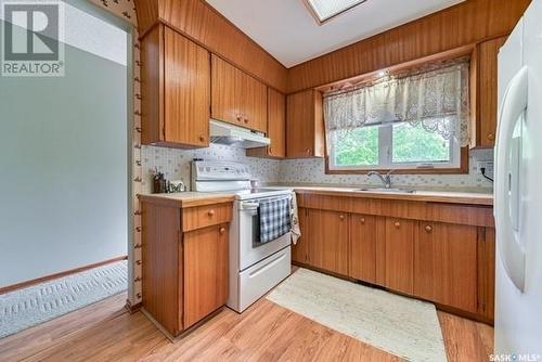 1615 Marshal Crescent, Moose Jaw, SK - Indoor Photo Showing Kitchen