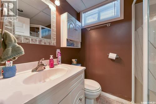 1369 King Crescent, Moose Jaw, SK - Indoor Photo Showing Bathroom