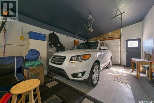 1369 King Crescent, Moose Jaw, SK - Indoor Photo Showing Garage