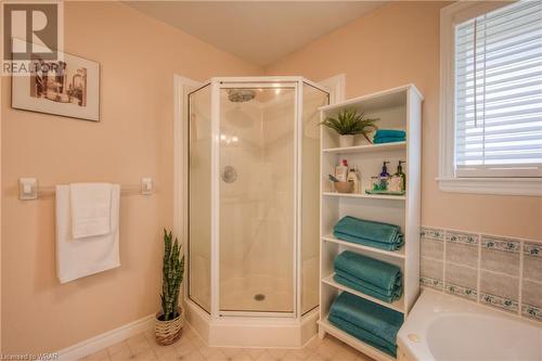 535 Glacier Street, Waterloo, ON - Indoor Photo Showing Bathroom