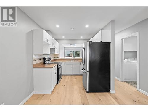 4800 Heritage Drive Unit# 3, Vernon, BC - Indoor Photo Showing Kitchen