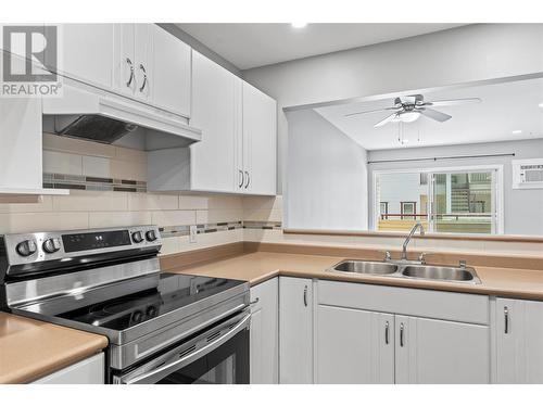 4800 Heritage Drive Unit# 3, Vernon, BC - Indoor Photo Showing Kitchen With Double Sink