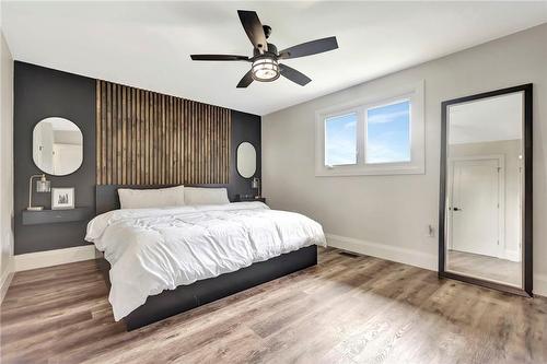 35 Lasila Court, Hamilton, ON - Indoor Photo Showing Bedroom