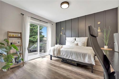 35 Lasila Court, Hamilton, ON - Indoor Photo Showing Bedroom