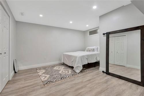 35 Lasila Court, Hamilton, ON - Indoor Photo Showing Other Room