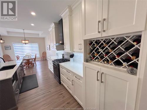 1912 Villa Canal, Kingsville, ON - Indoor Photo Showing Kitchen With Upgraded Kitchen