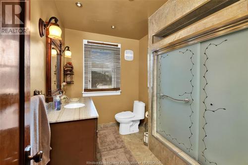 1407 Hall, Windsor, ON - Indoor Photo Showing Bathroom